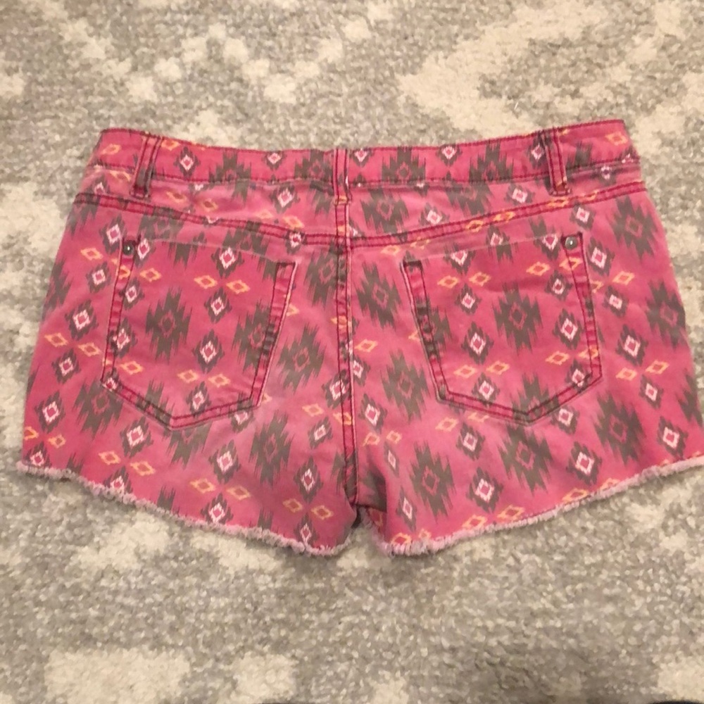 Grane Aztec Shorts - Picture 7 of 7